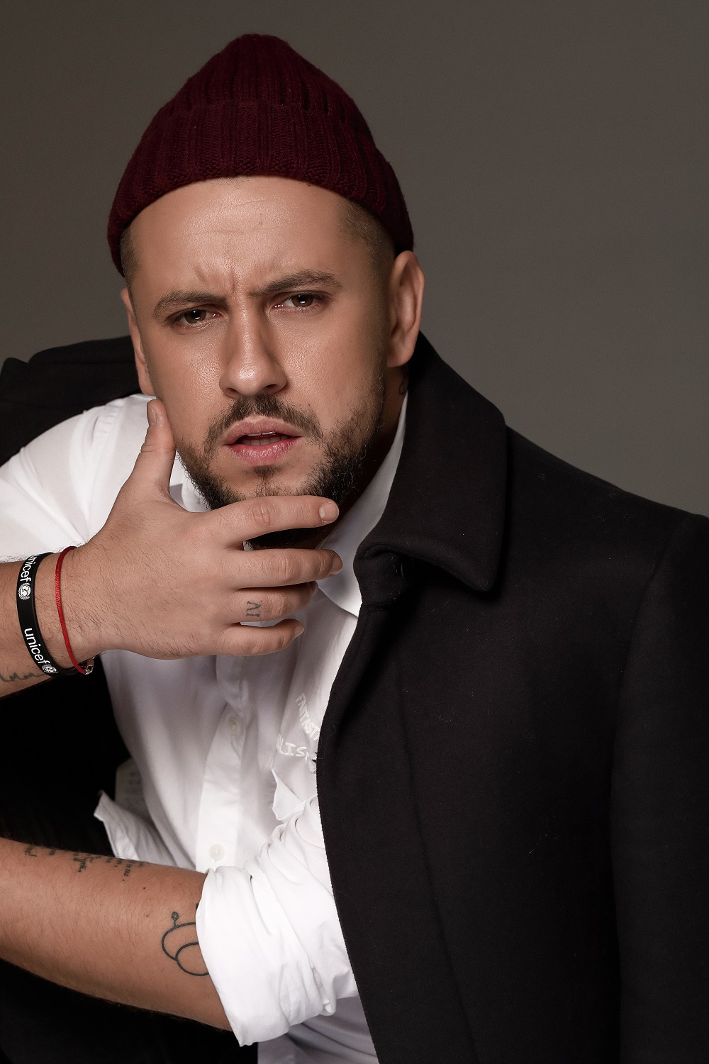 Тина Кароль станет ведущей, а MONATIK превратится в волшебника для благотворительного аукциона ко Дню Святого Николая